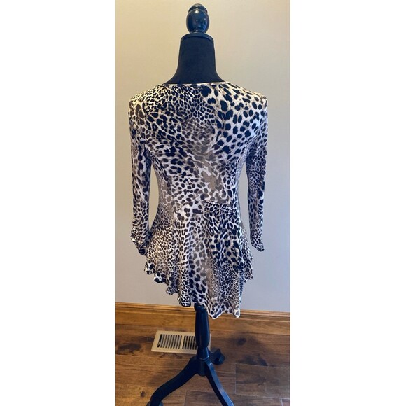 Bobeau Leopard Animal Print Blouse Size Small Pullover Stretch Top Irregular Hem - Picture 4 of 9